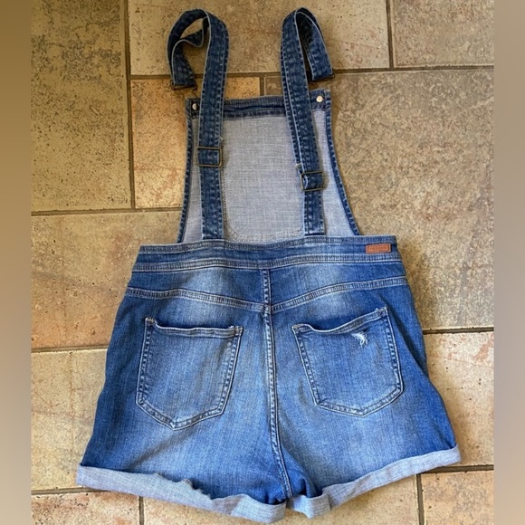 Sneak Peek Womens Distressed Pocket Bib Overalls Shorts Cuffed Blue Size Medium - Picture 2 of 3